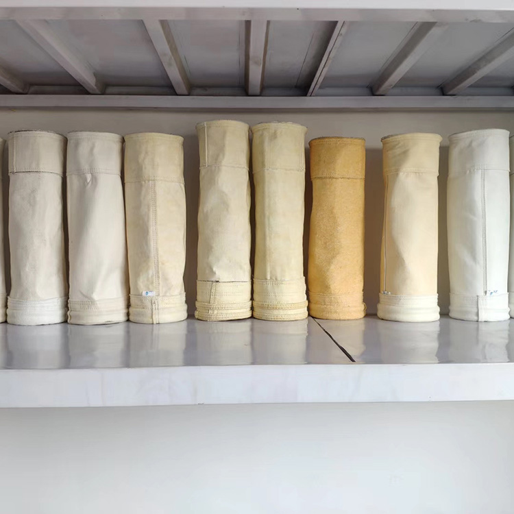 Filter Bags Filter bags are one of the most important filtration components in industrial dust collection systems, designed to capture solid particles, dust, and industrial pollutants from airflow while allowing clean air to pass through .
