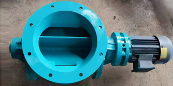 Does the star-shaped discharger support forward and reverse rotation?